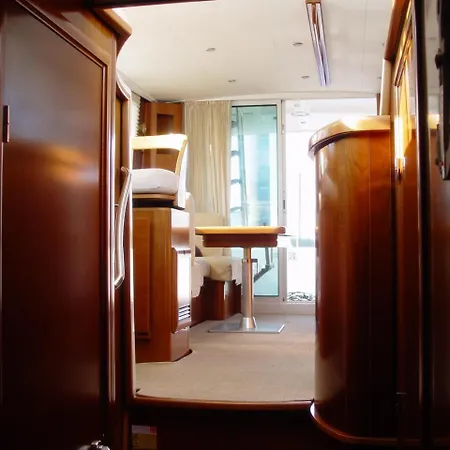Yacht - Douro Charter Bed & Breakfast