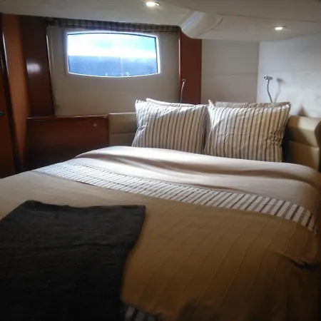 Yacht - Douro Charter 3* Porto