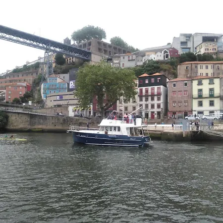Bed & Breakfast Yacht - Douro Charter 3*