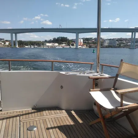 Yacht - Douro Charter 3* Порту
